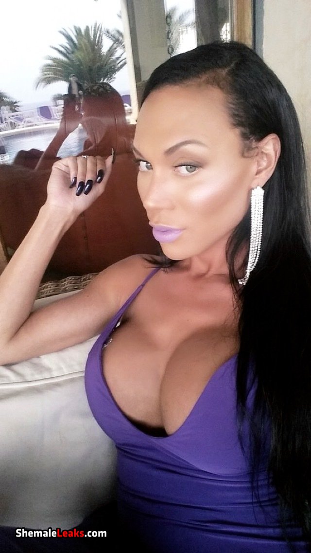 Mia Isabella – themiaisabella OnlyFans Leaks (77 Photos and 6 Videos)