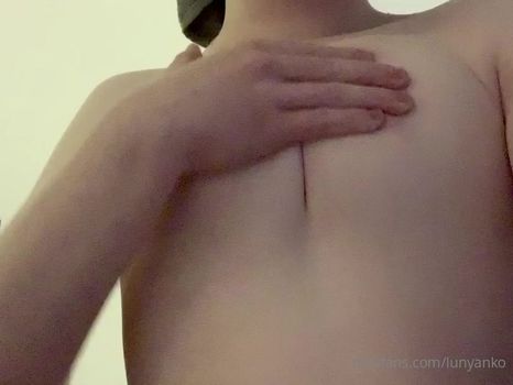 Lunyanko Leaked Nude OnlyFans (Photo 5)