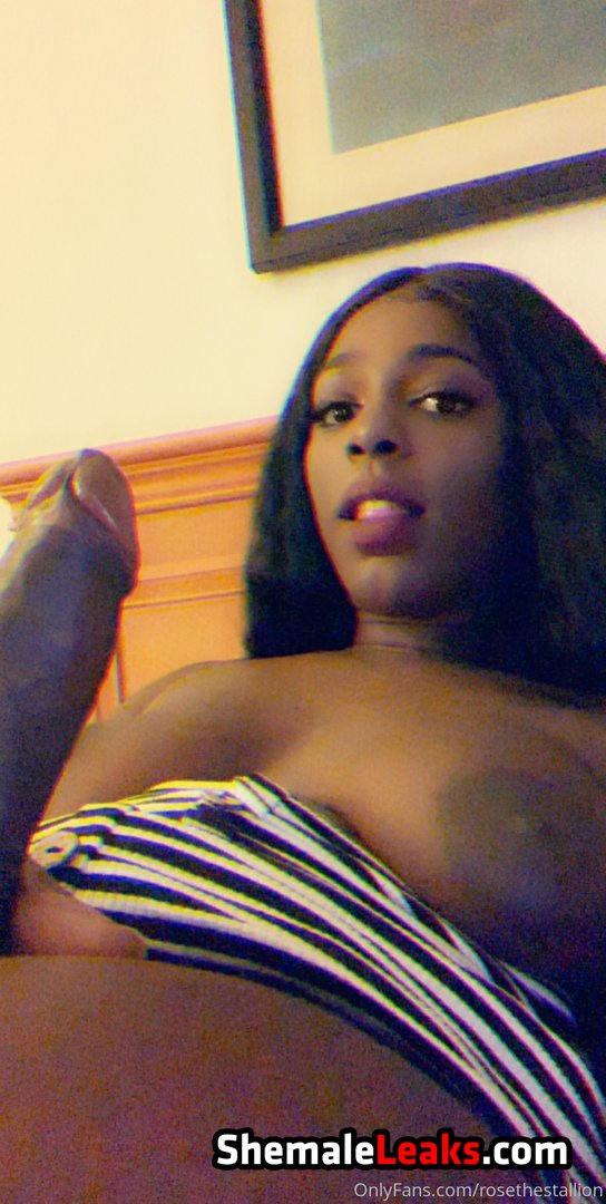 Ms. Chocolate – rosethestallion OnlyFans Leaks (5 Photos and 3 Videos)