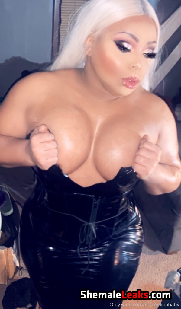 Mzmelinababy – FAT BARBIE OnlyFans Leaks (23 Photos and 2 Videos)