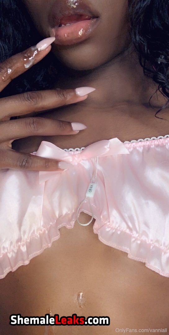 Vanniall_nude_leaks_shemeleleaks.com_022.jpg
