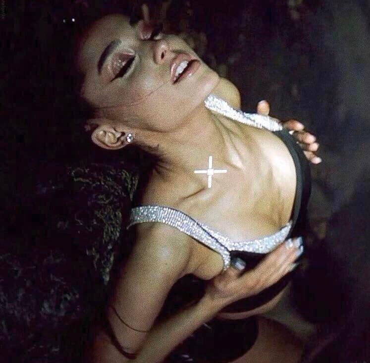 Ariana Grande Nude Leaks 1