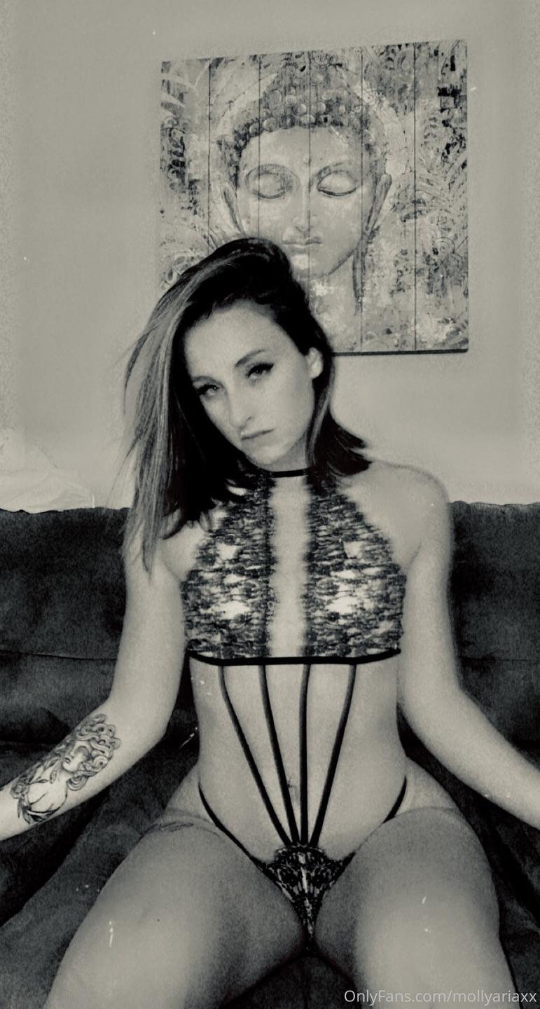 Molly Aria (mollyariaxx) Nude OnlyFans Leaks (10 Photos)