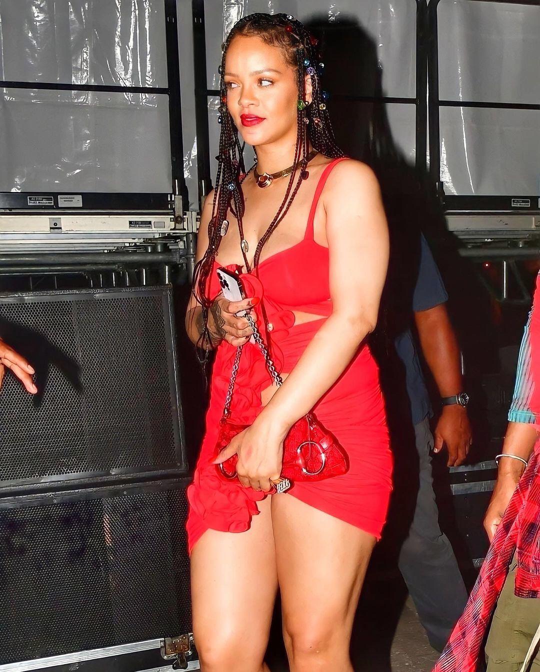 Rihanna Nude Leaks 1