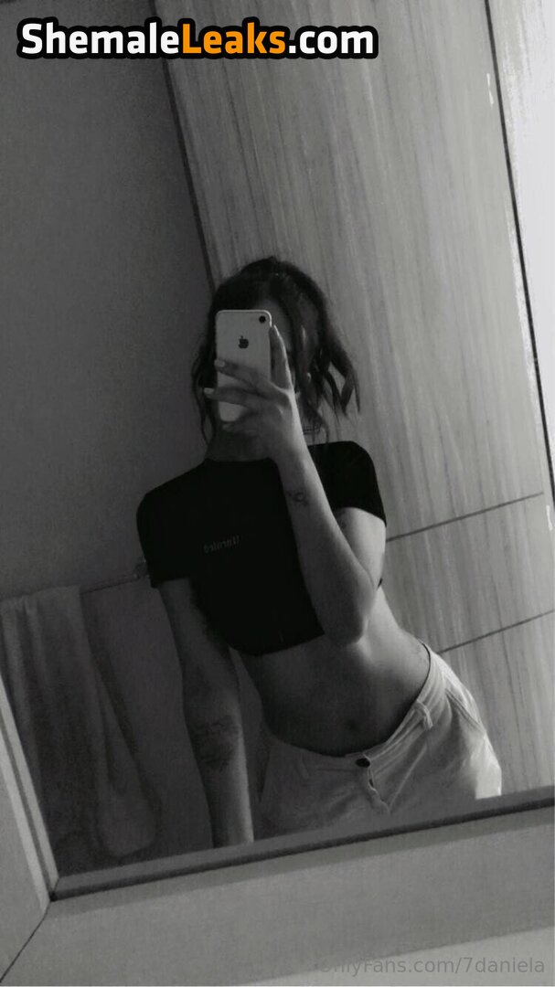 22daniela / 22daniela__ Nude OnlyFans (Photo 24)