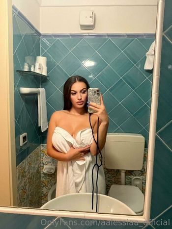 aalessiaa_official Leaked Nude OnlyFans (Photo 2)