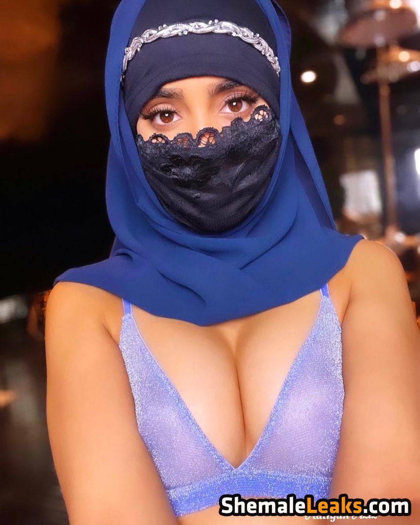 Aaliyah Aziz / aaliyahaziz_2 / yourarabprincess Nude OnlyFans (Photo 1)
