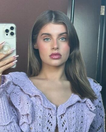 AAri Leaked Nude OnlyFans (Photo 12)