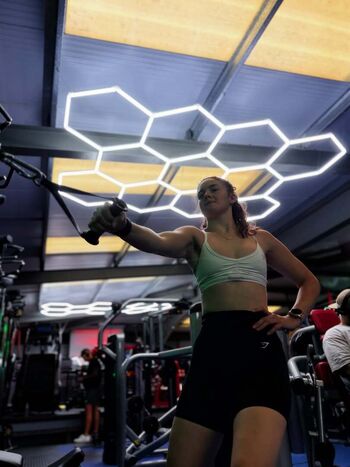 Abbi Pulling Leaked Nude OnlyFans (Photo 3)