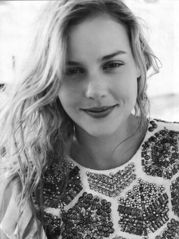 Abbie Cornish Leaked Nude OnlyFans (Photo 6)