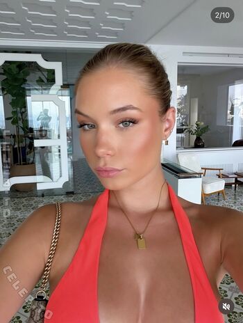 actuallyyhelen Leaked Nude OnlyFans (Photo 1)