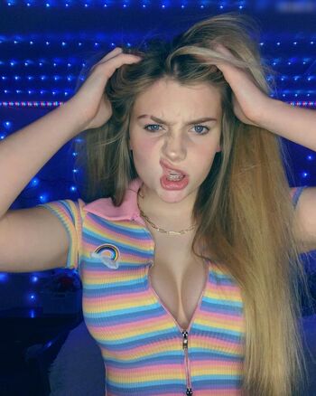 adelecash Leaked Nude OnlyFans (Photo 8)