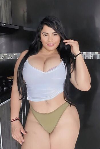 Adriana Rios Leaked Nude OnlyFans (Photo 5)