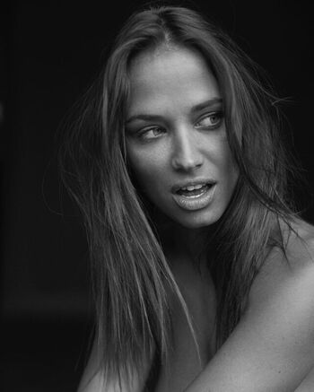 Agathe Teyssier Leaked Nude OnlyFans (Photo 3)