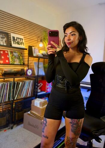 AileenSenpaiReacts Leaked Nude OnlyFans (Photo 2)