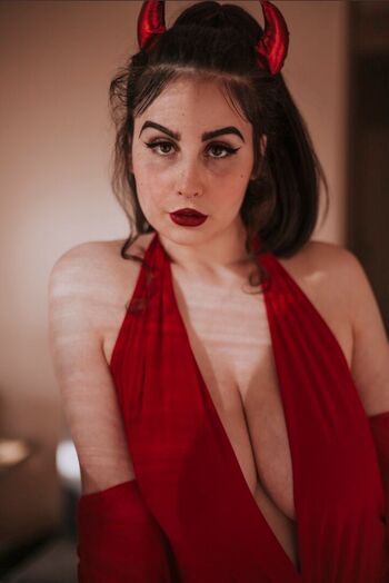 Aimee Leigh