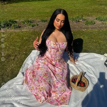 aischa.naili Leaked Nude OnlyFans (Photo 5)