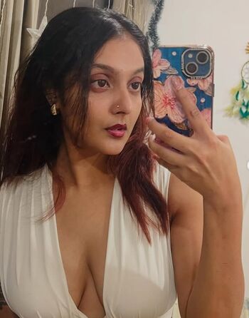 Aishu Leaked Nude OnlyFans (Photo 20)