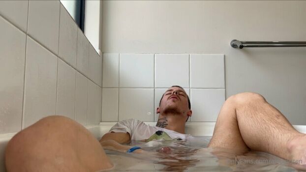 alecnysten Leaked Nude OnlyFans (Photo 6)