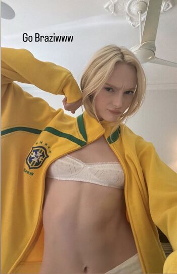 Alex Consani Leaked Nude OnlyFans (Photo 12)