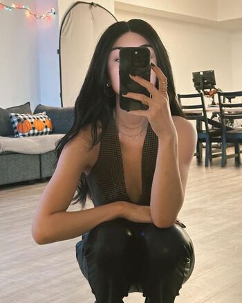 Alexa Mansour