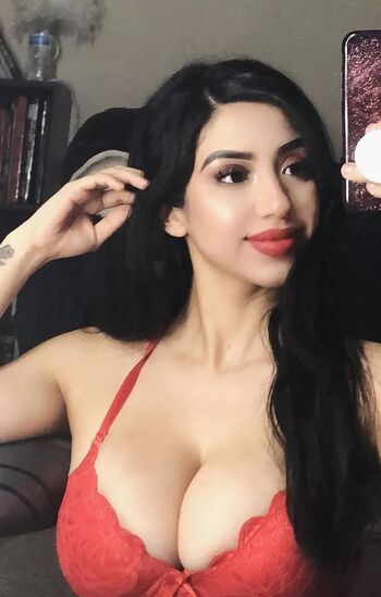 Alexandra Nicole