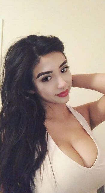 Alexandra Nicole
