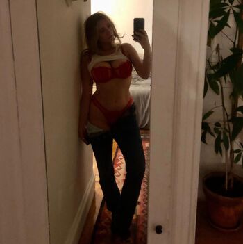 Alexandra Vreeland Leaked Nude OnlyFans (Photo 31)
