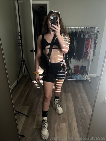 alexiabeauty6969 Leaked Nude OnlyFans (Photo 22)