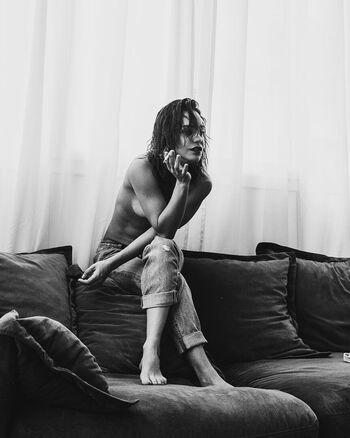 Alice Belaïdi Leaked Nude OnlyFans (Photo 8)