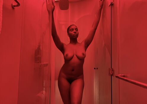 Alicenwndrlandd Leaked Nude OnlyFans (Photo 16)