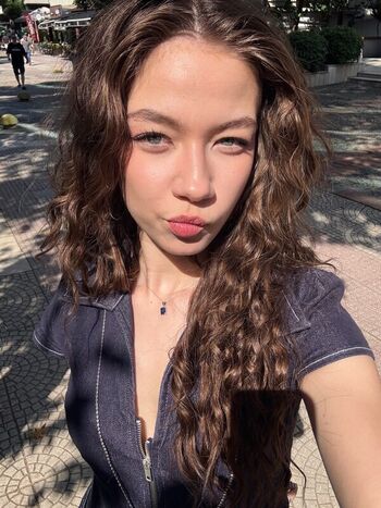 Alisa Sezen Sever Leaked Nude OnlyFans (Photo 3)