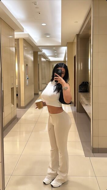 Alishbasheikh Leaked Nude OnlyFans (Photo 51)