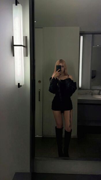 Allissa Shin Leaked Nude OnlyFans (Photo 1)