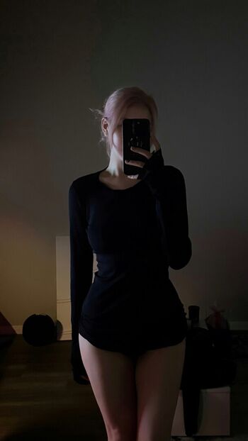 Allissa Shin Leaked Nude OnlyFans (Photo 2)