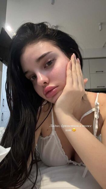Aly.revolver Leaked Nude OnlyFans (Photo 10)