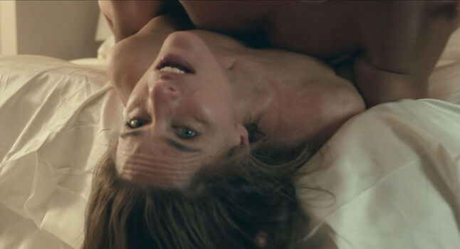 Amanda Peet