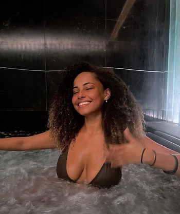 Amber Gill Leaked Nude OnlyFans (Photo 3)