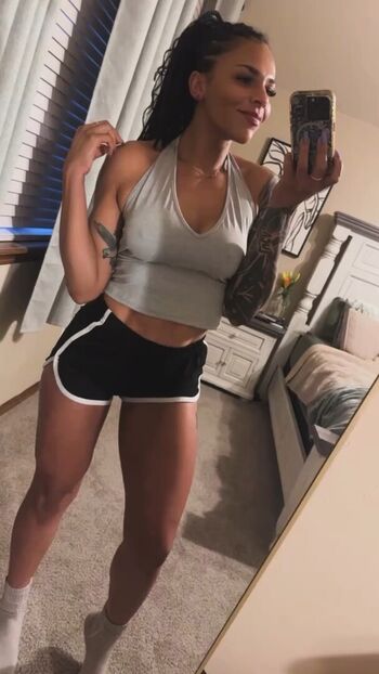 Amber Reacts Leaked Nude OnlyFans (Photo 8)