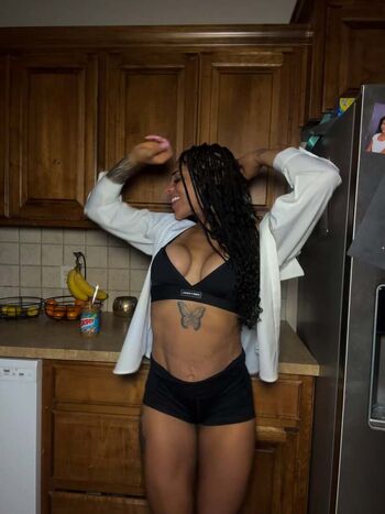 Amber Reacts Leaked Nude OnlyFans (Photo 11)