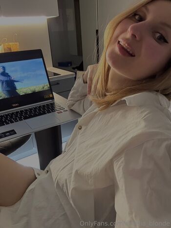 amelia_blonde