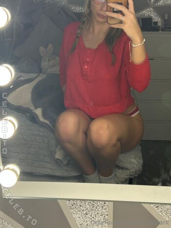 Amelia Park Leaked Nude OnlyFans (Photo 24)