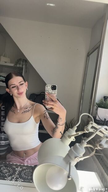 ameliex06 Leaked Nude OnlyFans (Photo 2)