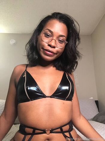 amibuefree Leaked Nude OnlyFans (Photo 20)