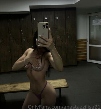 anastazzilisa21 Leaked Nude OnlyFans (Photo 1)