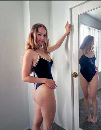 Anfisa Riazhkina Leaked Nude OnlyFans (Photo 22)