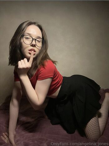 angelina_jones