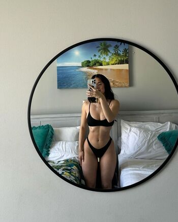 Anisia Martinez Leaked Nude OnlyFans (Photo 1)