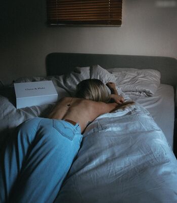 Anna Bauer (annavvba)