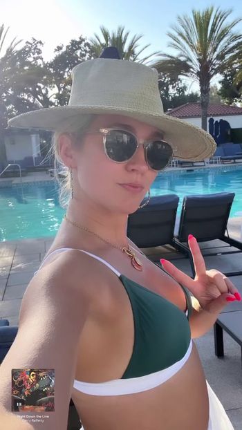 Anna Camp Leaked Nude OnlyFans (Photo 3)